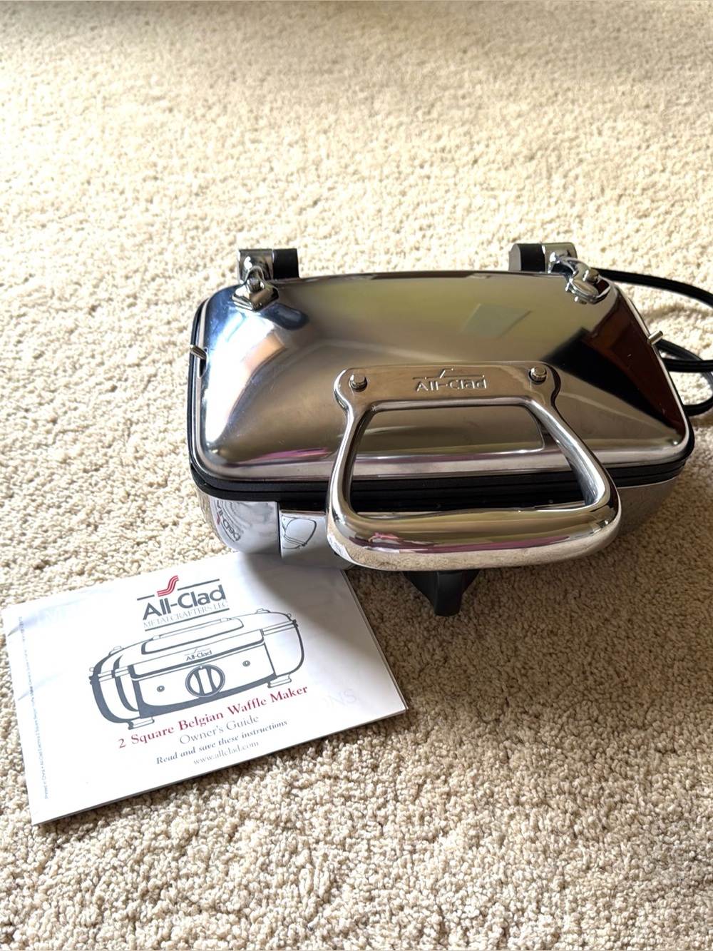 All-Clad Stainless Steel 2 Squares Belgian Waffle Maker ( near new)